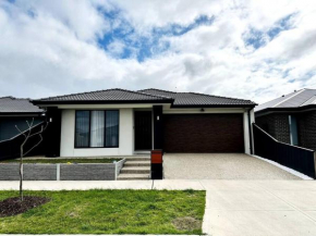 Family retreat-Spacious 4BR, Donnybrook